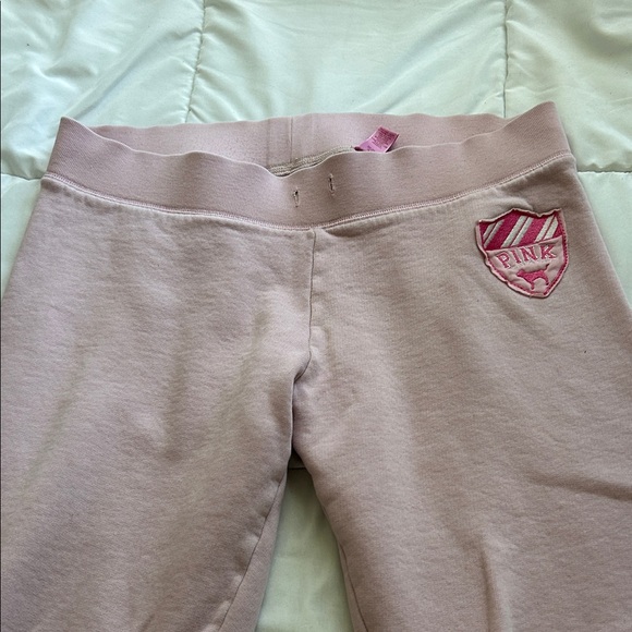 VINTAGE Victoria secret baby pink capri sweatpants 🫧 - Picture 4 of 7